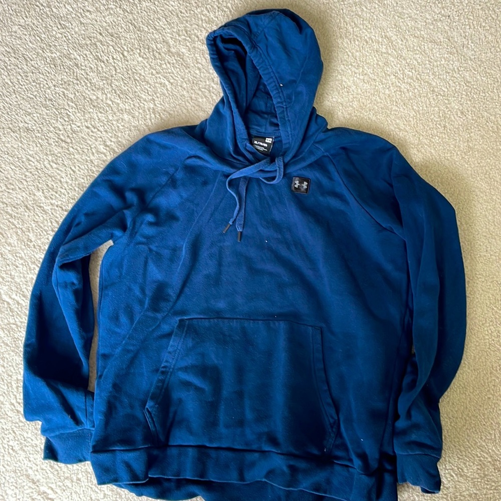 Navy blue mens XL Under Armour hoodie